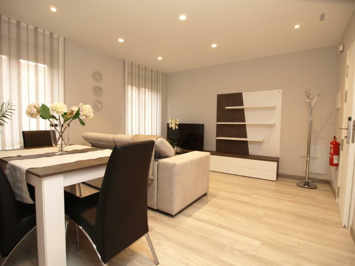 Apartamentos M.Bell León Exteriör bild